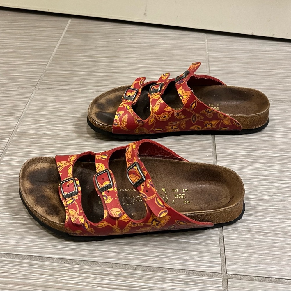 Rare Papillio Licensed by Birkenstock Women’s Sandals Made in Spain red floral
